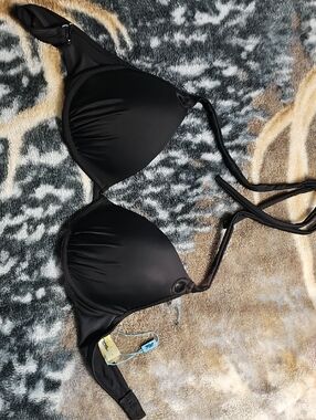 Classic Black Women's Bikini Top - Sleek Swim Bikini
